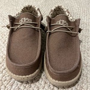 Men’s Hey Dude size 9, worn once